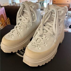 Canada Goose Women’s White Journey Boots